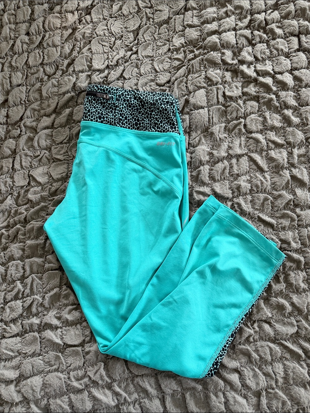 Nike Leggings with Black-and-White Animal Print Waistband
